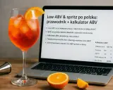 Aperol spritz ile %? Na ekranie laptopa kalkulator ABV, obok kieliszek drinka i pomarańcze.